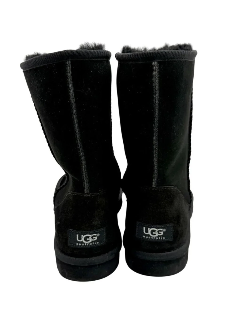 UGG Classic II boots in black NWOT - Size 8